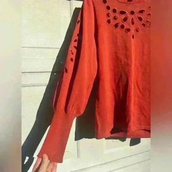 Boston Proper Medium Long Sleeve Top - Picture 2 of 7